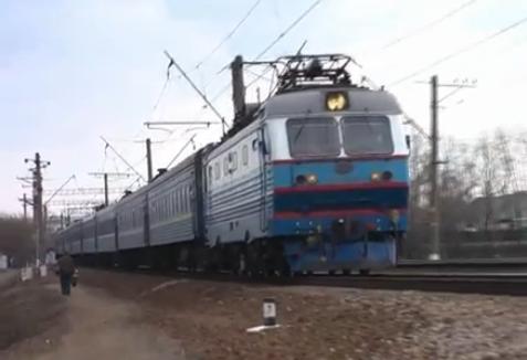 ЧС2К-454 с поездом Донецк - Москва